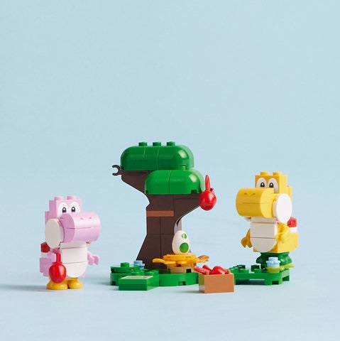 LEGO SUPER MARIO Kit di Espansione Yoshi nella Foresta Fuovolosa in scatola